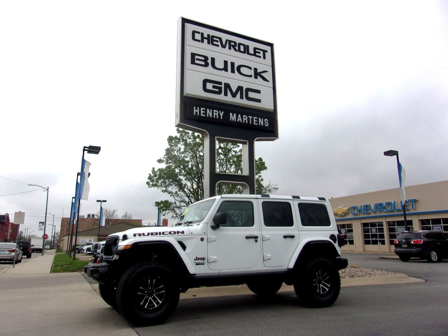 2024 Jeep Wrangler 4-Door Recon 4x4 in White — front three-quarter view