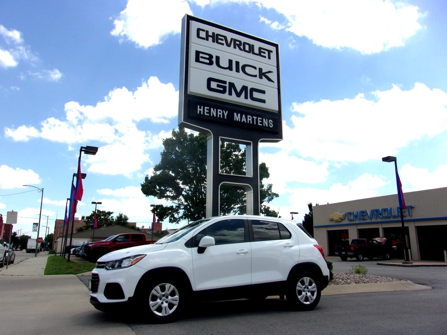 2018 Chevrolet Trax LS in Summit White — front three-quarter view